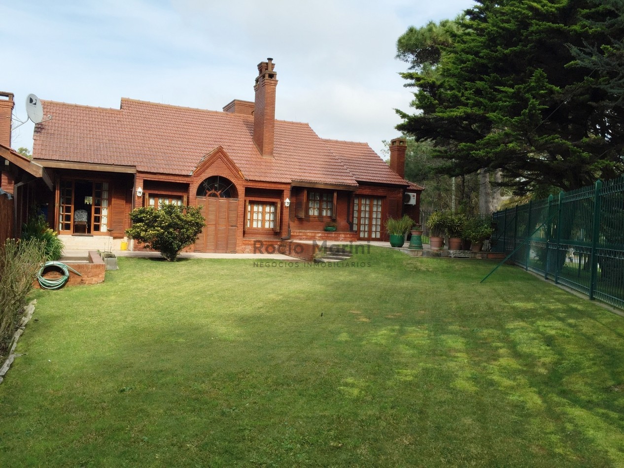 VALERIA DEL MAR - VENTA Importante Casa