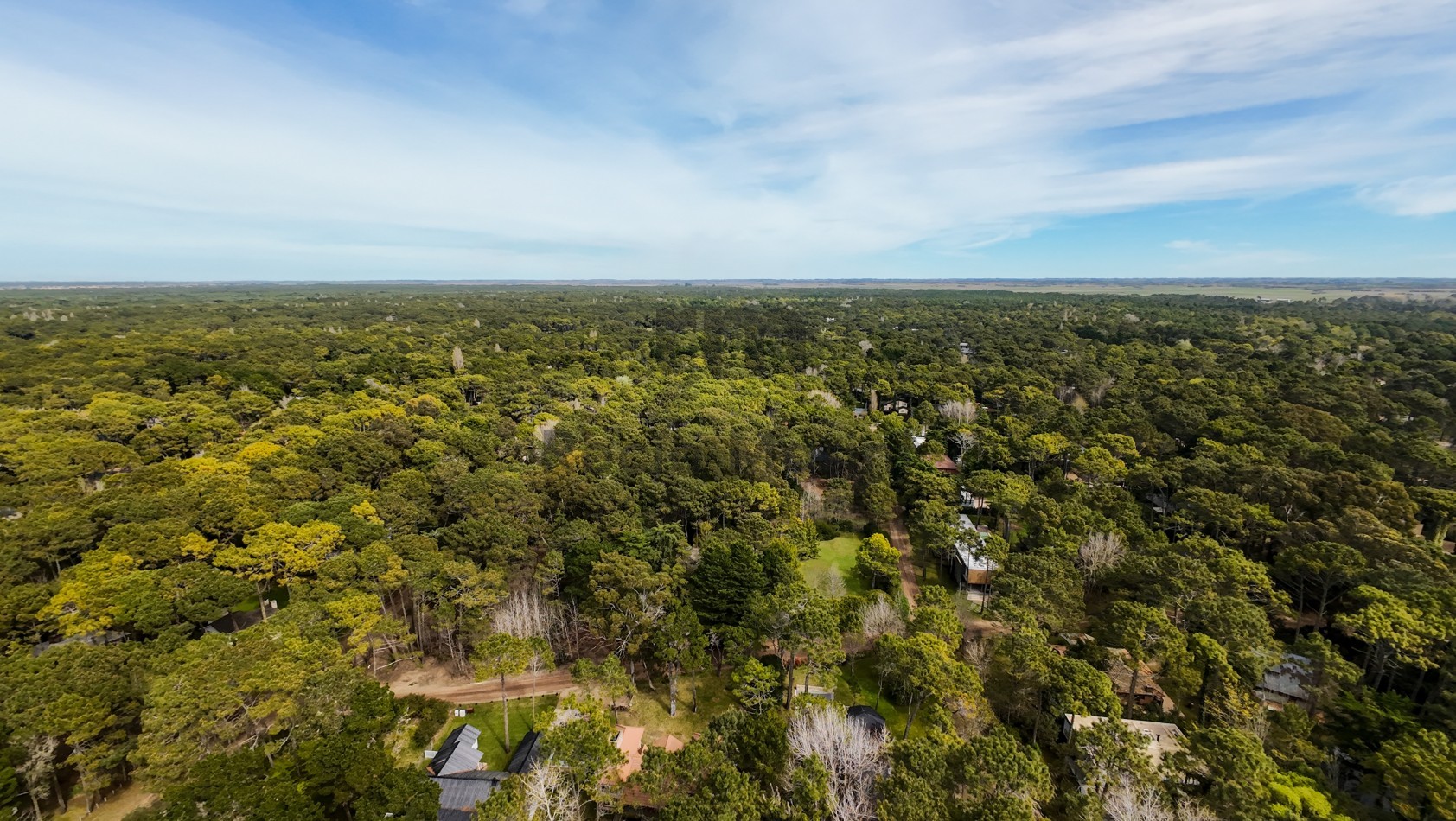 Lote en venta en el corazon de Carilo 