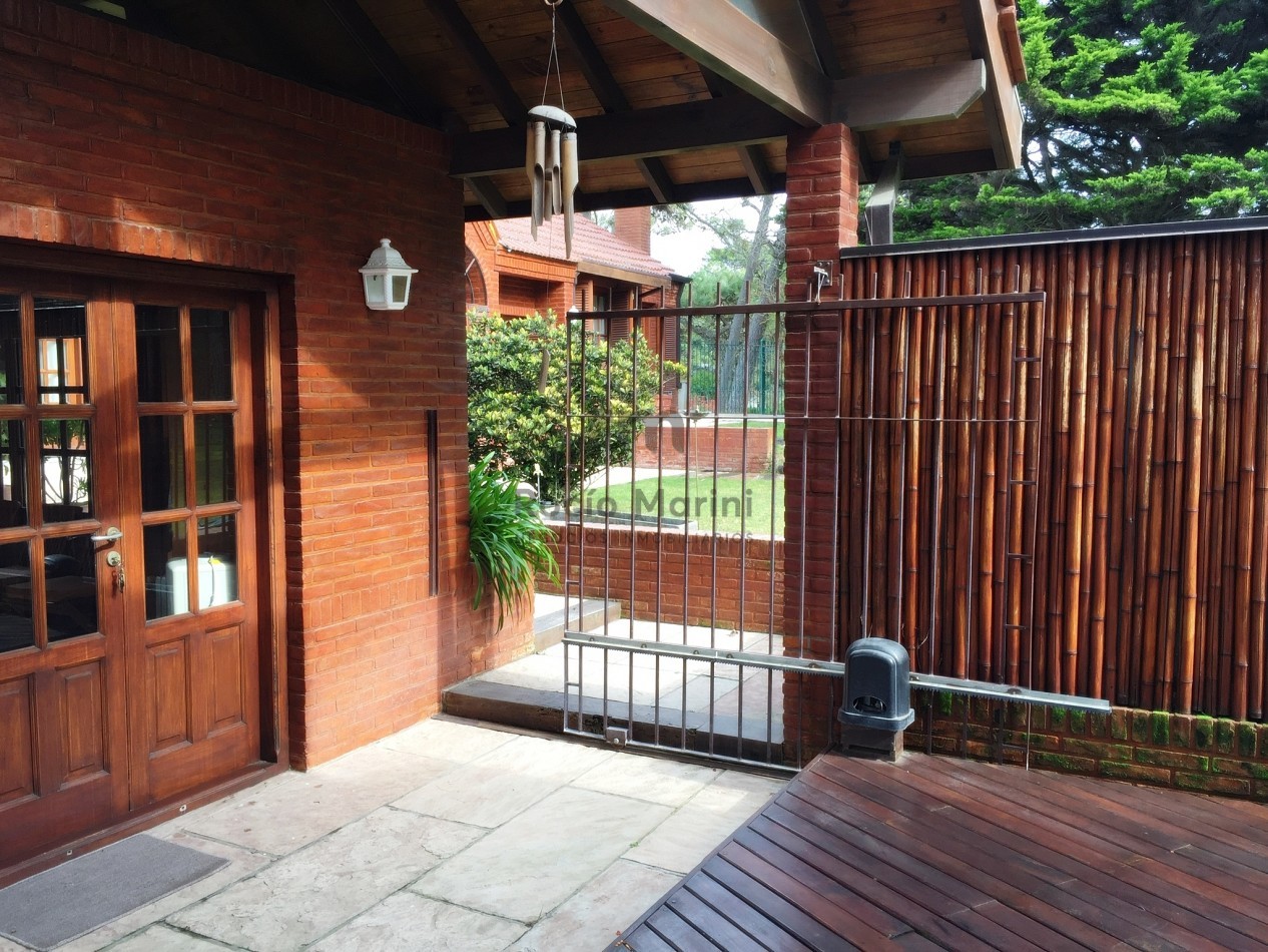 VALERIA DEL MAR - VENTA Importante Casa