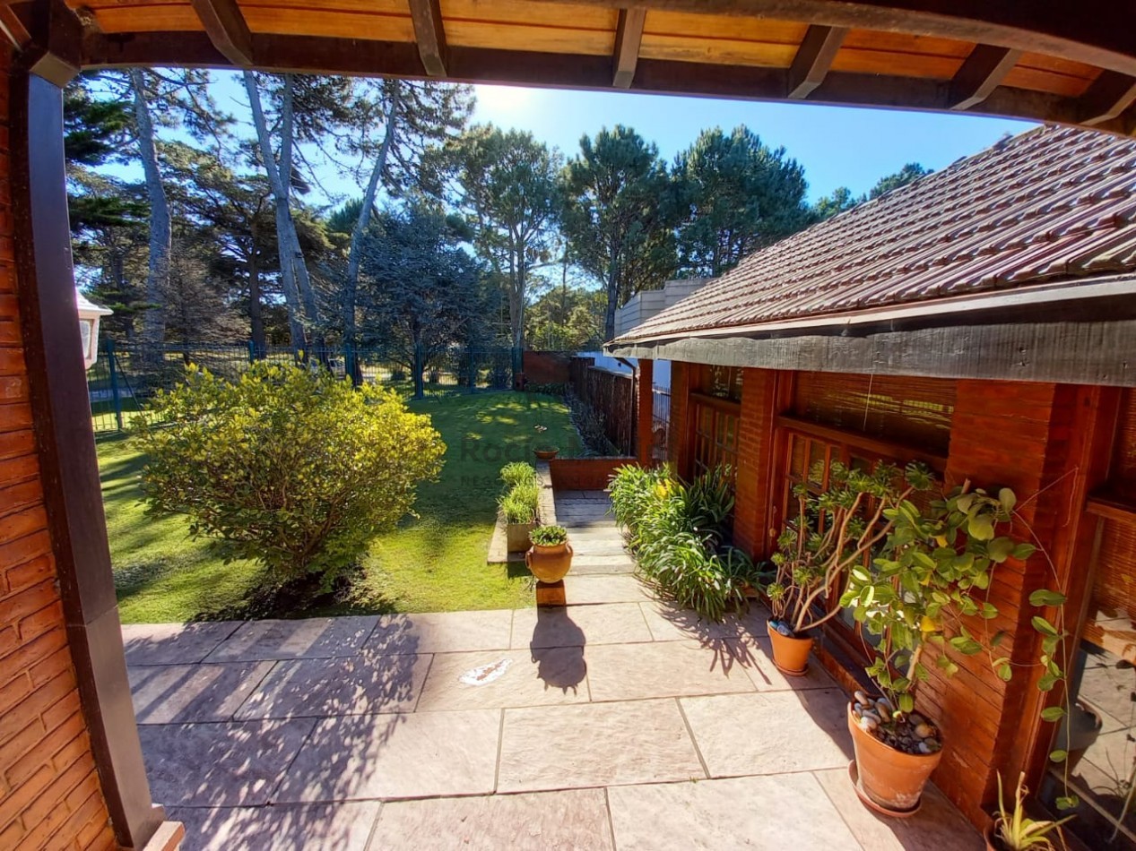 VALERIA DEL MAR - VENTA Importante Casa