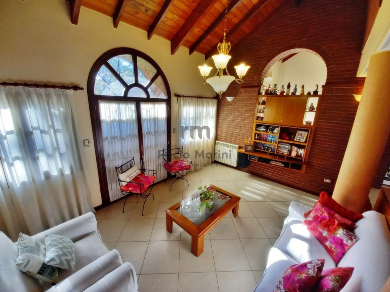 VALERIA DEL MAR - VENTA Importante Casa