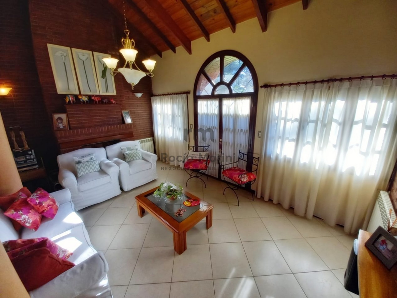 VALERIA DEL MAR - VENTA Importante Casa